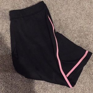 super cute striped capris!!